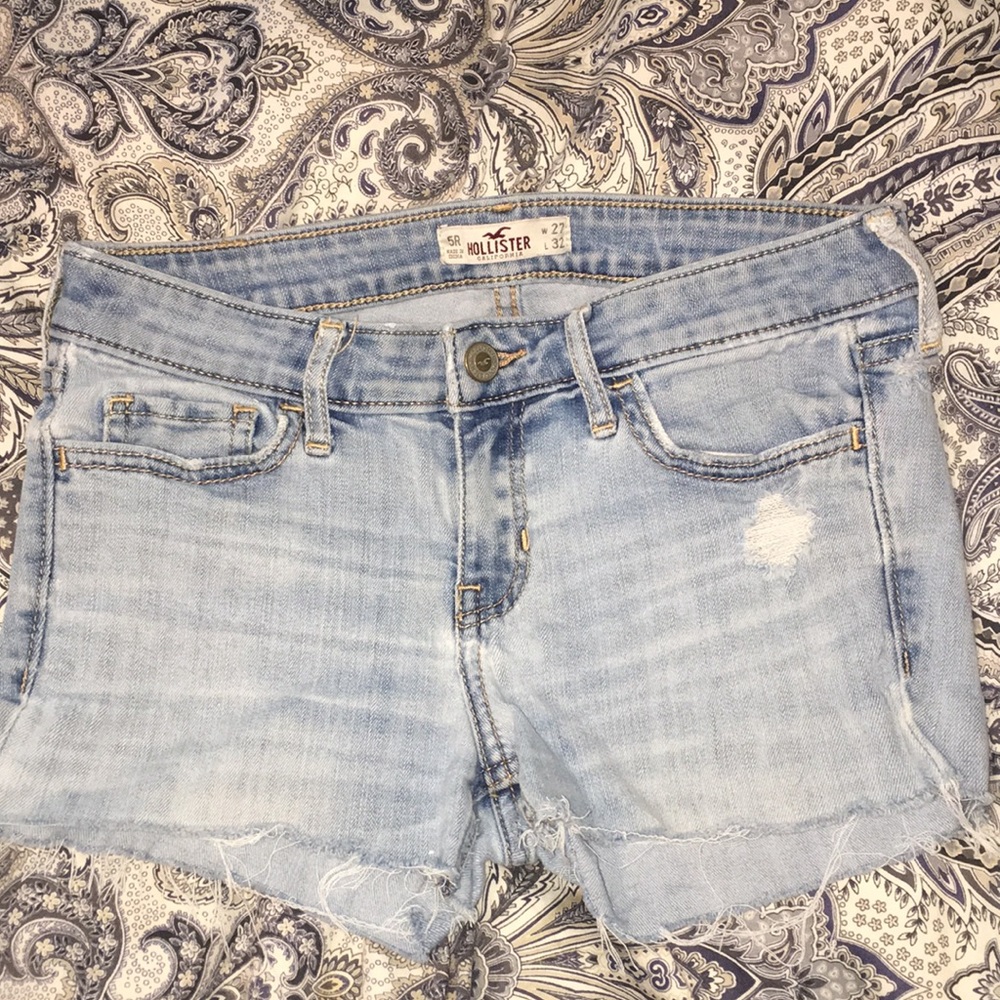 Cut-off jean shorts